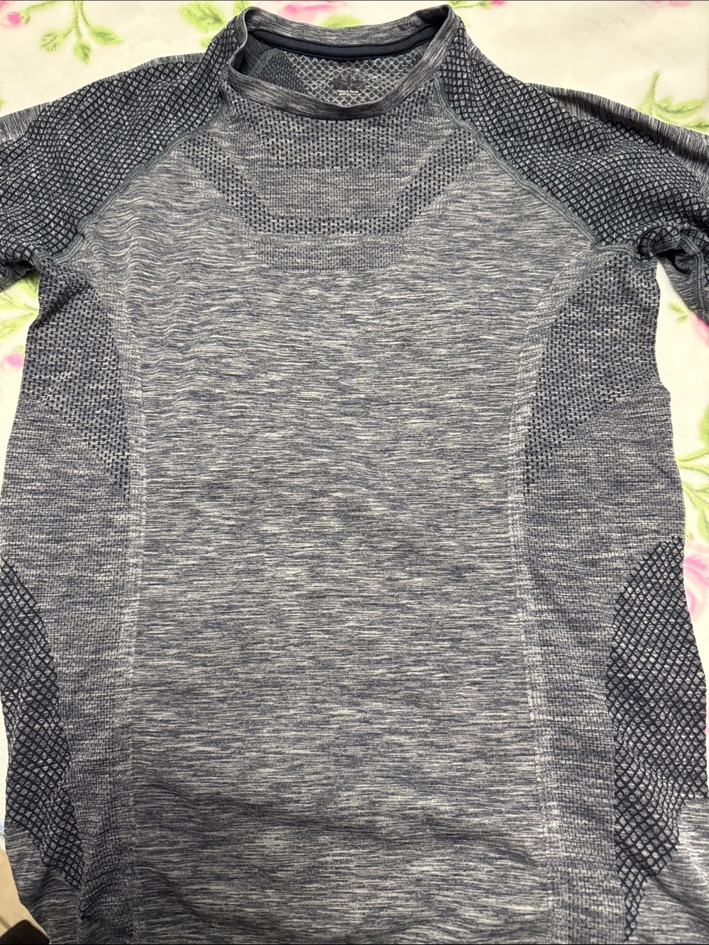 ALO Yoga Heathered Charcoal Grey Seamless Athletic Top